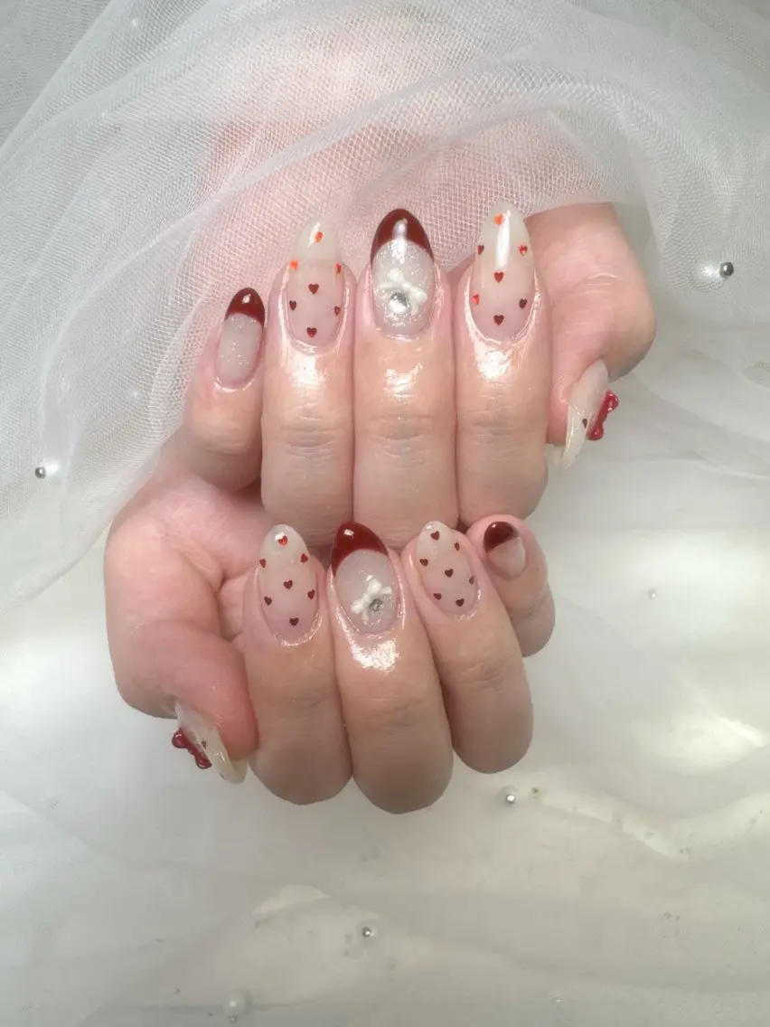 ネイル フットネイル フレンチネイル ガラスフレンチ キラキラネイル 韓国ネイル ハンドネイル Queeens nailのネイルデザイン