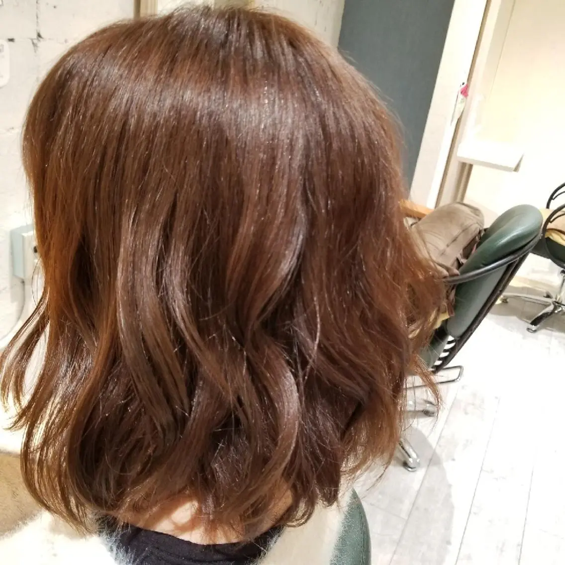 ミディアム カラー アッシュ アッシュブラウン ブラウンカラー カット ヘアカラー SAKURA (サクラ)のヘアスタイル