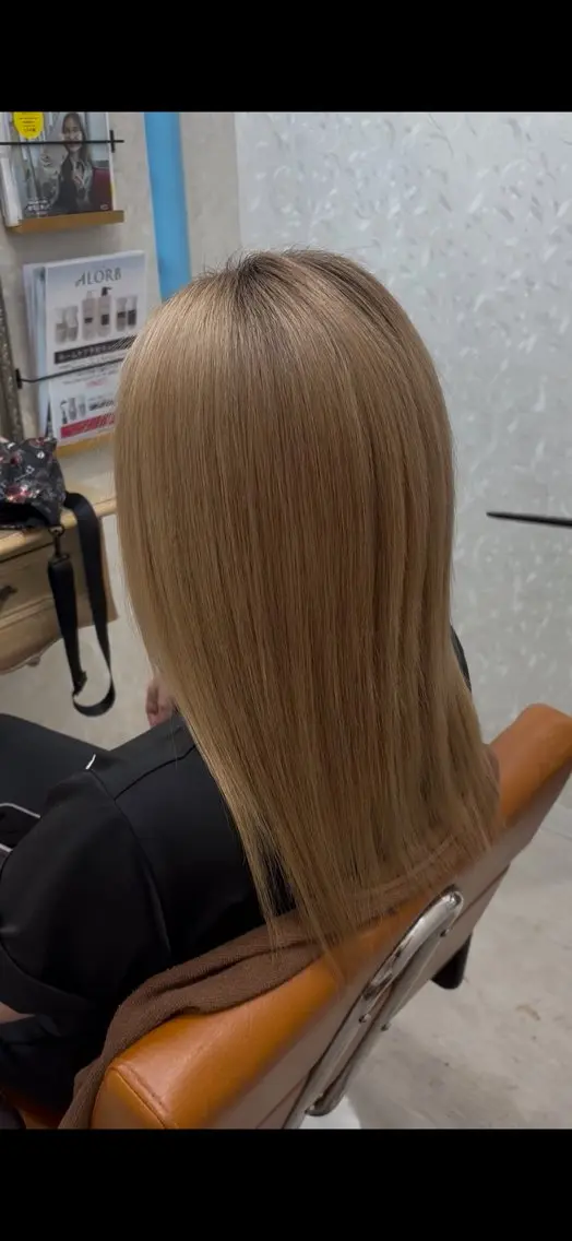 セミロング 縮毛矯正 H RIKAのヘアスタイル