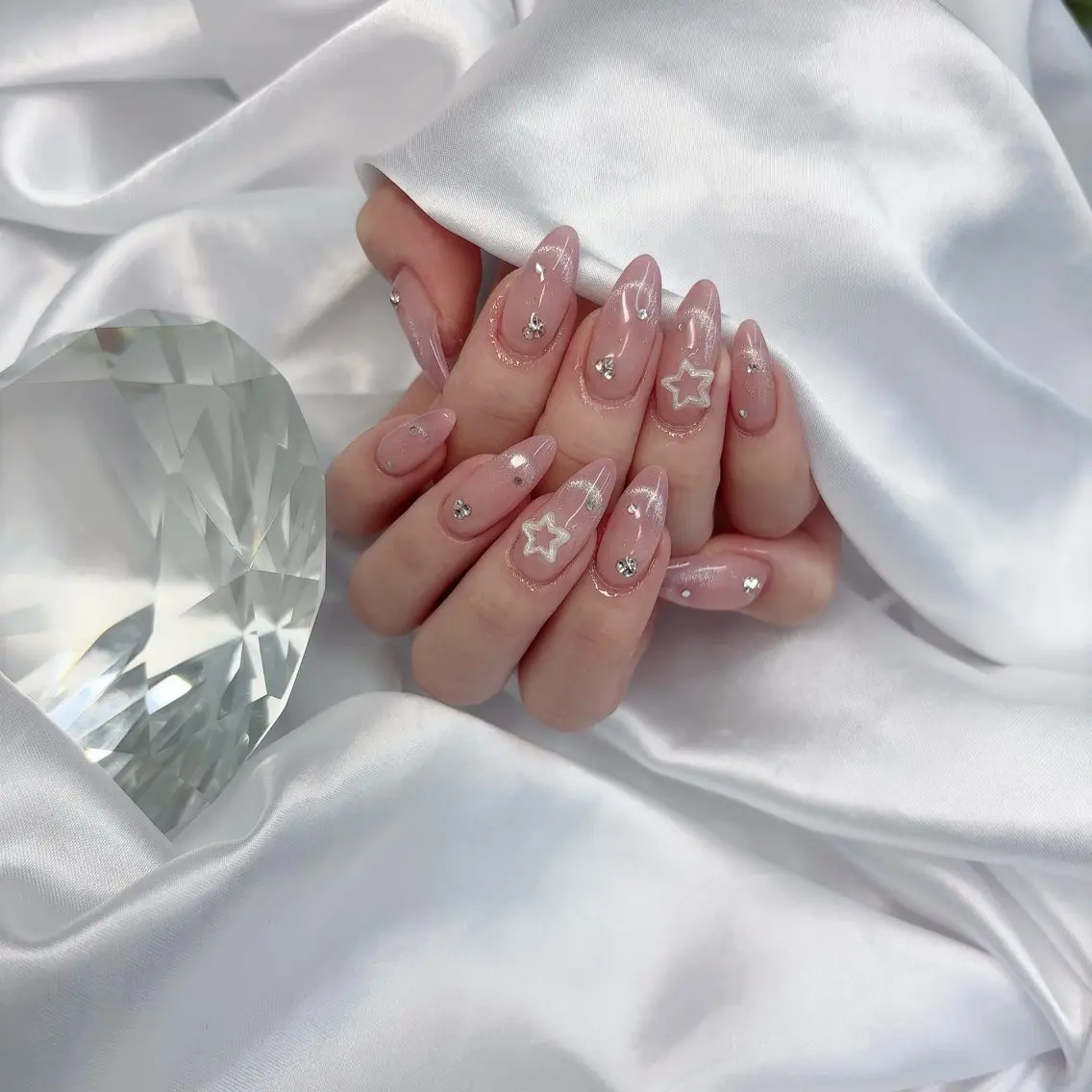 ネイル オーロラネイル フットネイル フレンチネイル ガラスフレンチ 氷ネイル・うるうるネイル ハンドネイル Lance nailのネイルデザイン
