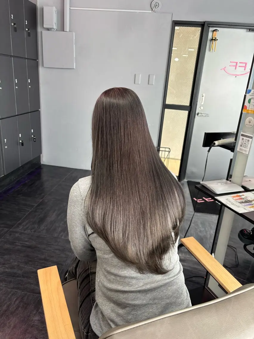 カラー グレージュ 新垣 杏凜のヘアスタイル