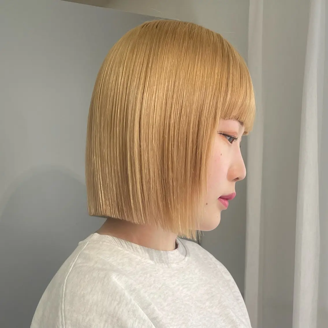 ショート カラー ブリーチ ブロンド ボブ カット ヘアカラー ボブ/透明感カラー /AYUNAのヘアスタイル