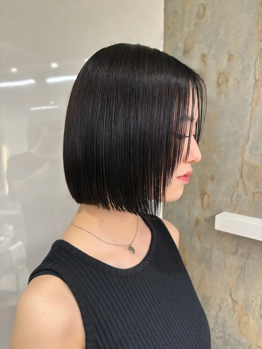 ミディアム カラー 切りっぱなしボブ ボブ ケアブリーチカラー 橋本一輝のヘアスタイル