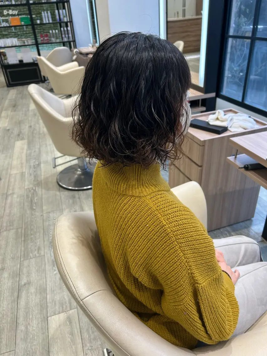 パーマ ボブ 能登 彩穂のヘアスタイル