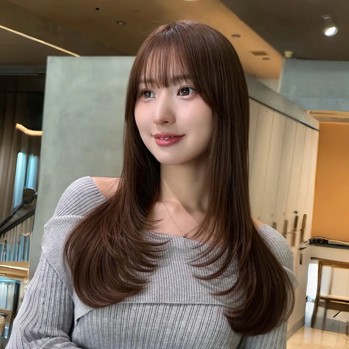 ミディアム カット トリートメント 髪質改善|透明 感カラー🩵レイヤーのヘアスタイル