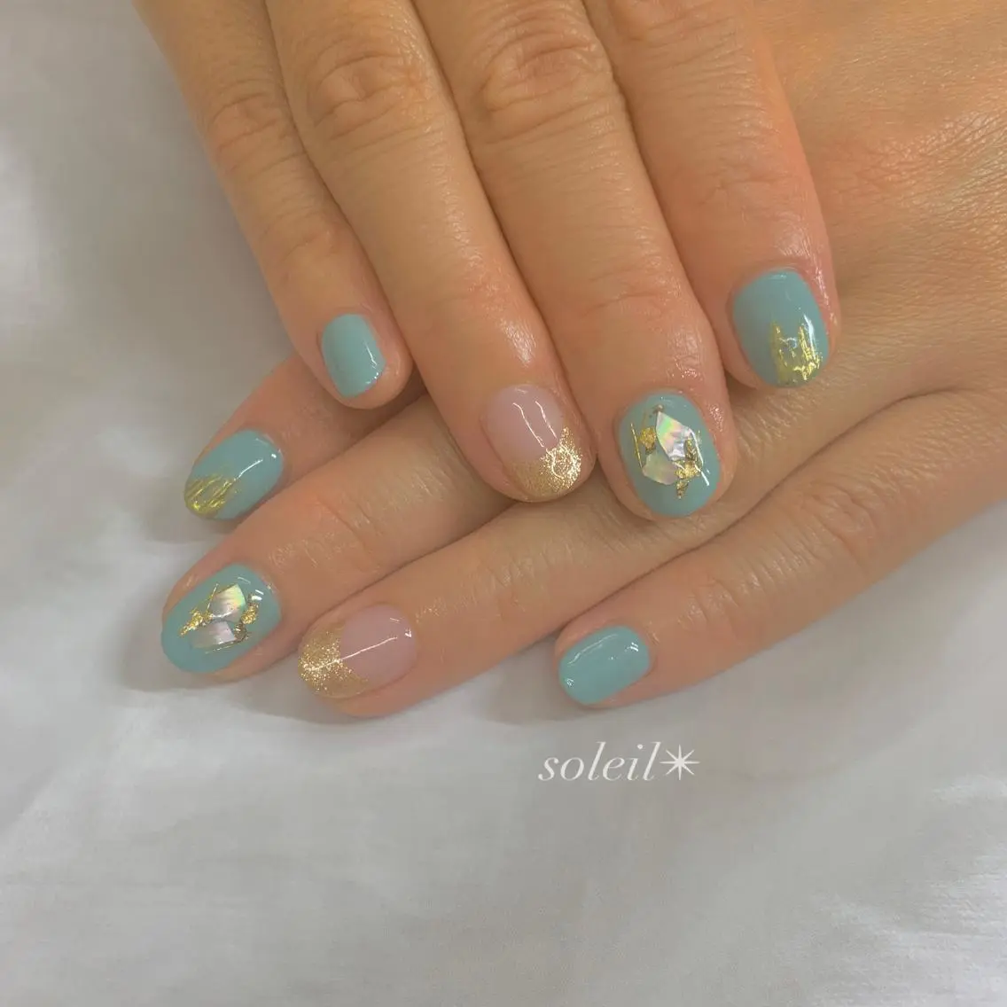 ネイル ニュアンスネイル 粟津 美紀のネイルデザイン