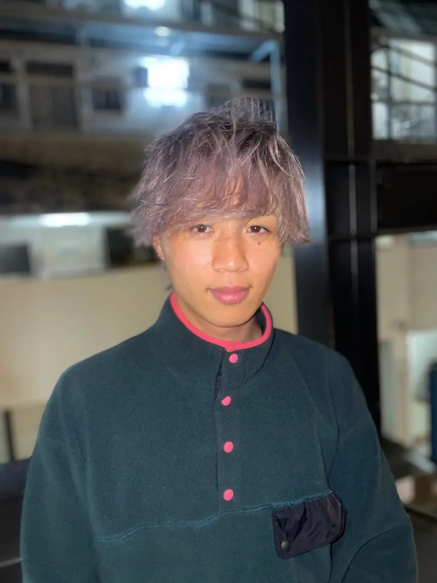 ショート カラー メンズ メンズブリーチ ブリーチ ラベンダーカラー 浅岡 昭汰のヘアスタイル