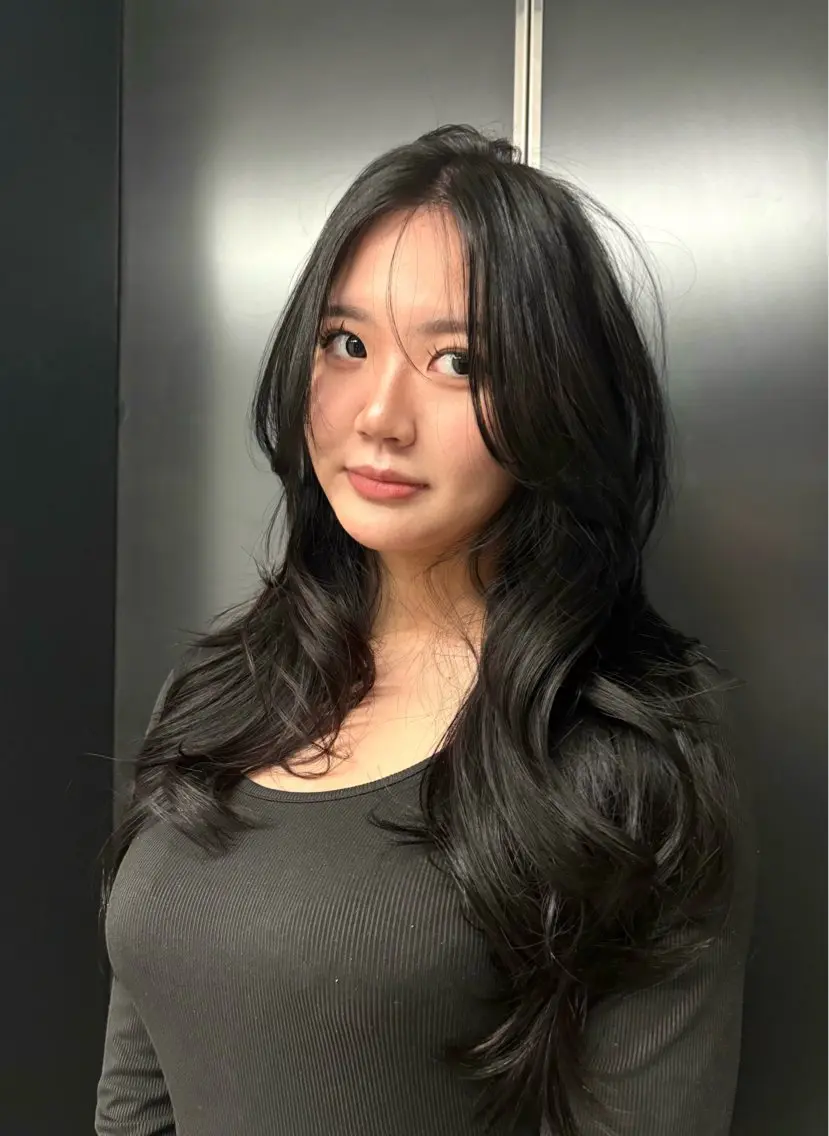 セミロング レイヤーカット トリートメント カット ヘアカラー トリートメント フェミニン/ 透明感カラー/ナツミのヘアスタイル