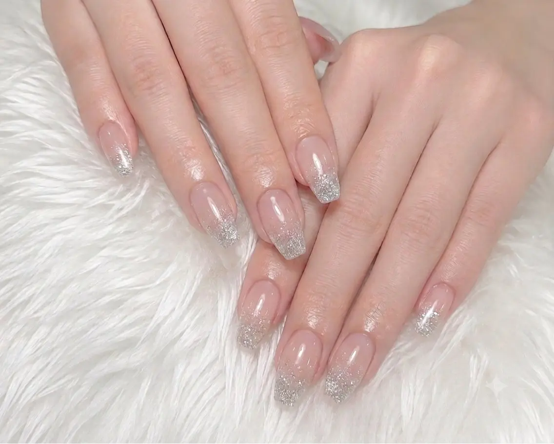 ネイル グラデーション ラメ(グリッター) ラメグラデーション LAVISH sakiのネイルデザイン