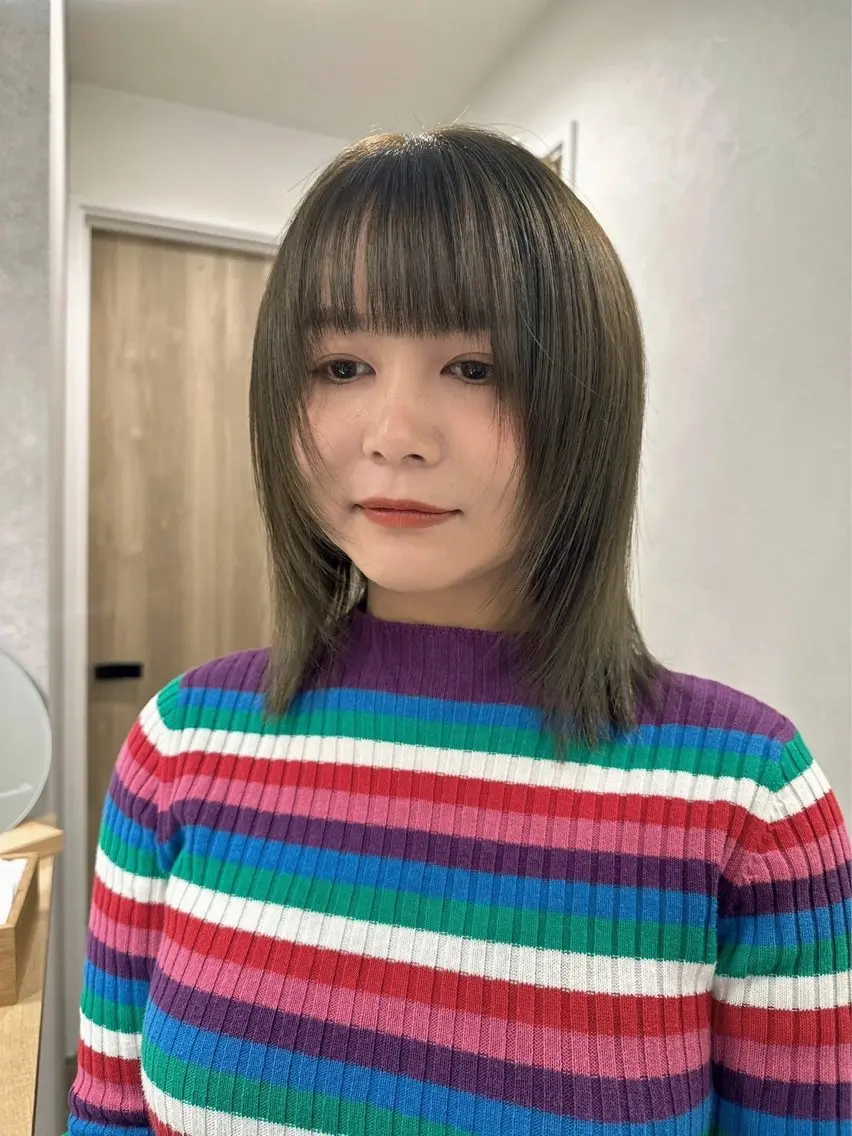 ミディアム カラー anon Loemのヘアスタイル