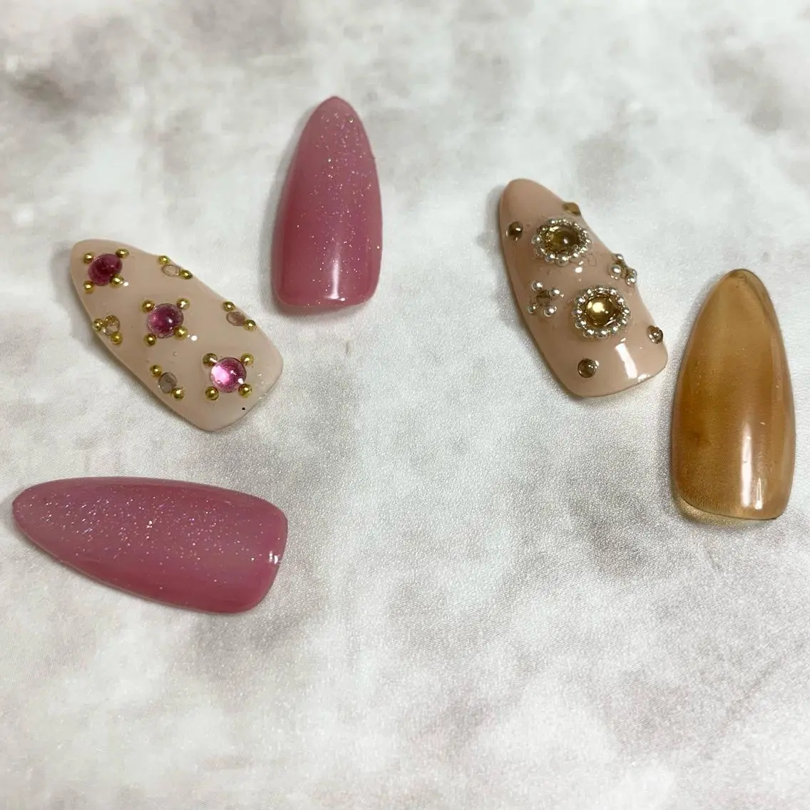 ネイル キラキラネイル salon Hush Hushのネイルデザイン