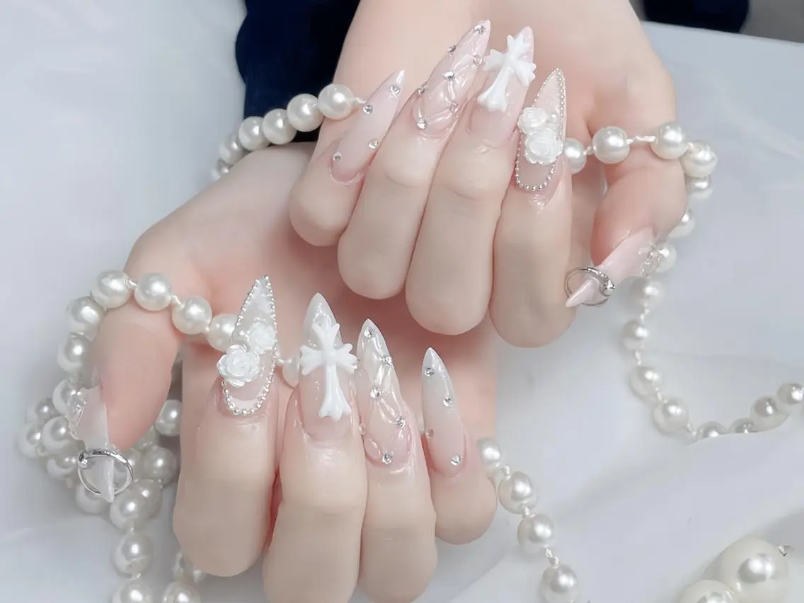 ネイル オーロラネイル チークネイル 桜ネイル クリアネイル ドット ハンドネイル Rin Nail Shinokuboのネイルデザイン