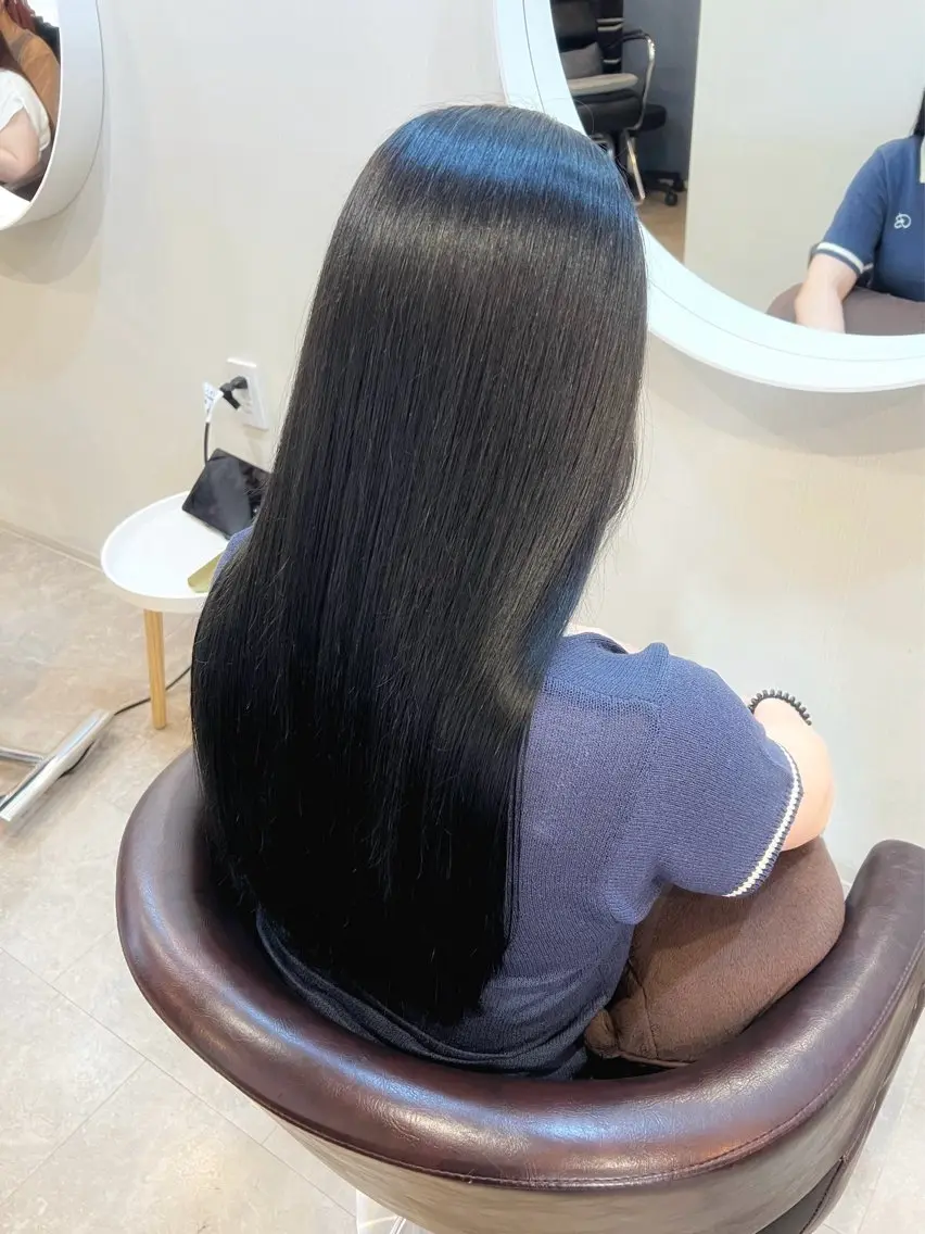 ロング カラー ブルーカラー ネイビーカラー カット ヘアカラー トリートメント ブリーチなしカラー 🌿脇黒丸 彩のヘアスタイル