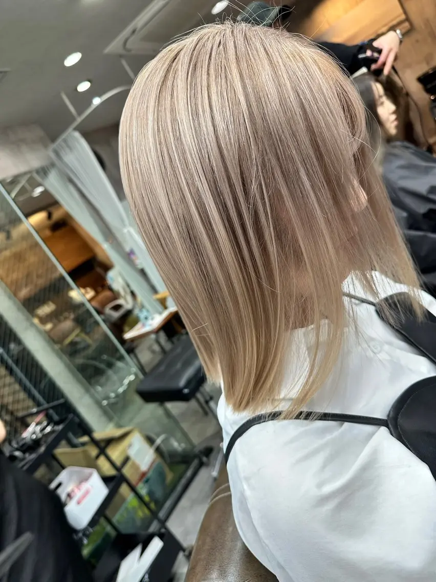 ミディアム カラー ベージュカラー ブリーチ ヘアカラー トリートメント ヘアセット 難波ブリーチカラー 伊藤洋輝のヘアスタイル