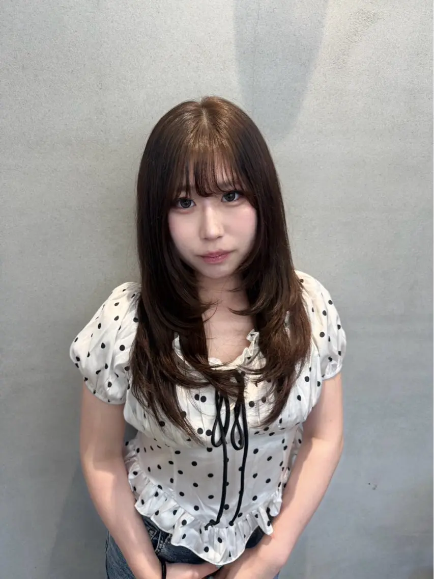 ロング チョコレートブラウン 福本 萌のヘアスタイル