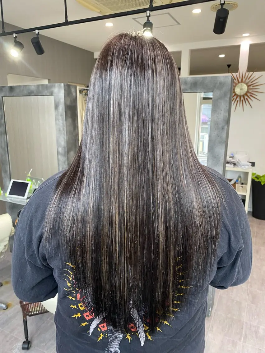 ロング カラー ハイライト&ブリーチ 💇🏼‍♀MAHOのヘアスタイル