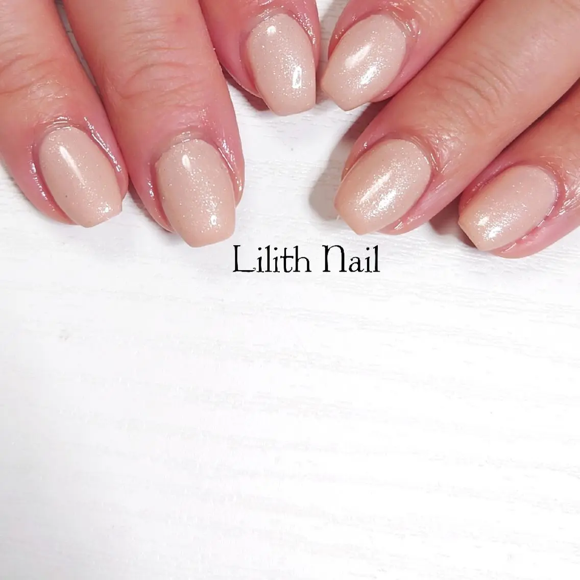 ネイル ラメ(グリッター) オフィスネイル ワンカラーネイル ショートネイル スクエアネイル ハンドネイル Lilith Nailのネイルデザイン
