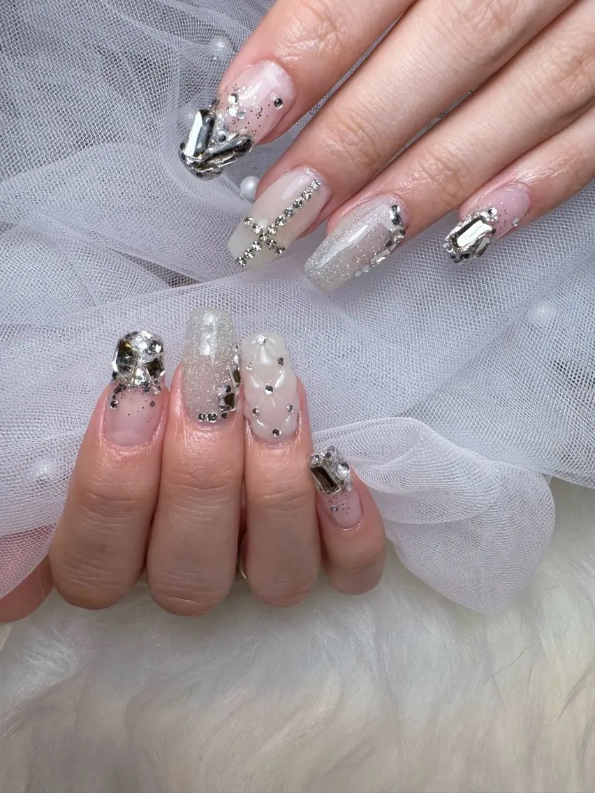 ネイル ブルー グラデーション ラメ(グリッター) ラメグラデーション ストーンネイル ハンドネイル Nail Salon K&Rのネイルデザイン