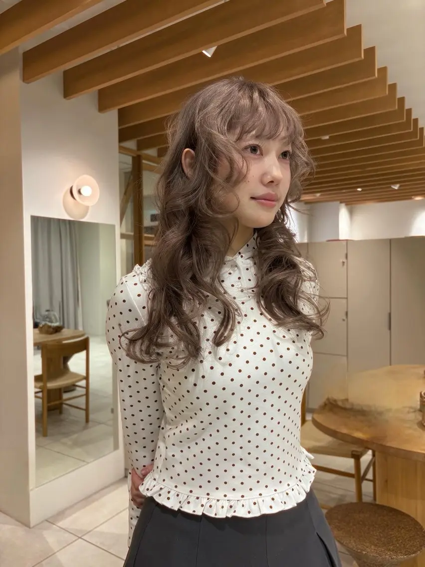 ロング カラー ベージュカラー 黒髪 ブリーチ ブラウンカラー 透明感カラー ヘアカラー トリートメント 似合わせカットカラー りおなのヘアスタイル
