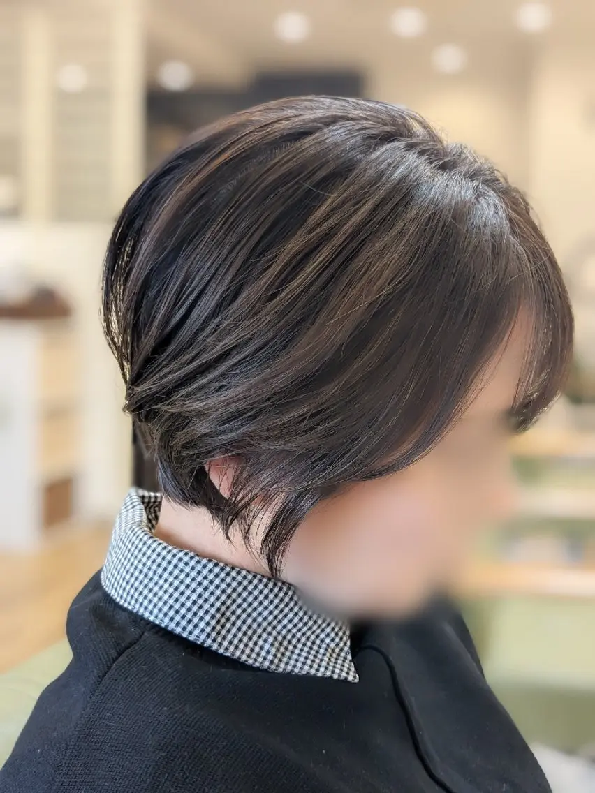 ショート カラー 加藤 彩のヘアスタイル