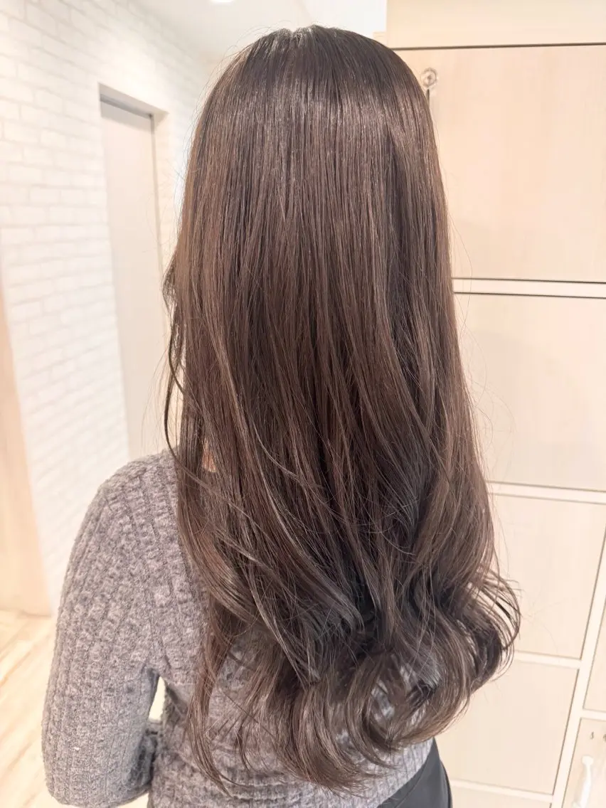 ロング カラー 透明感カラー グレージュ モカグレージュ ヘアカラー abilita runaのヘアスタイル