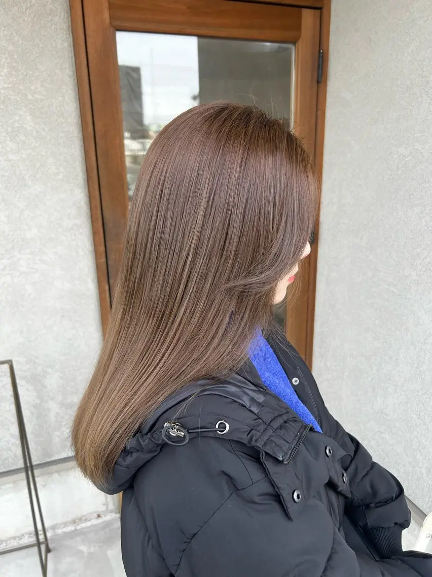 セミロング カラー グレージュ 浅岡 みちるのヘアスタイル