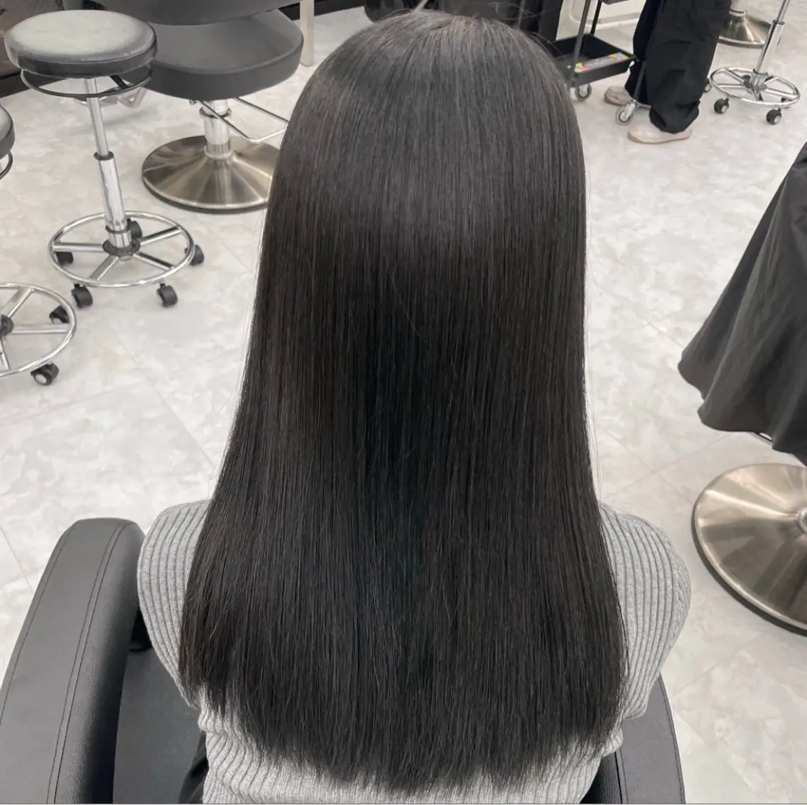 ロング カット 縮毛矯正 トリートメント 顔まわりレイヤー/諒 オリーブカラー/天神のヘアスタイル