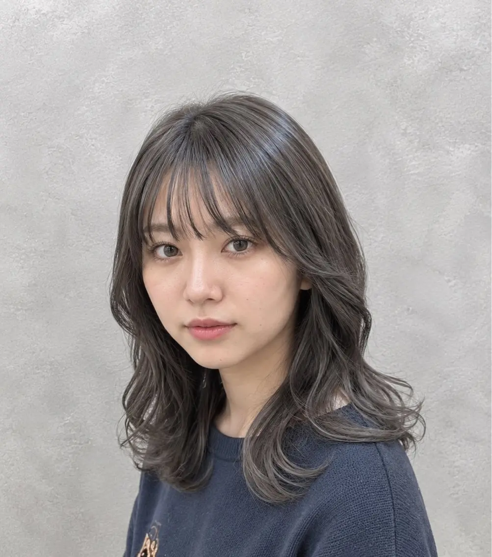 セミロング カラー アッシュ アッシュグレー ハイライトカラー インナーカラー ハイライト カット ヘアカラー トリートメント 【enil代表】 杉林和哉のヘアスタイル