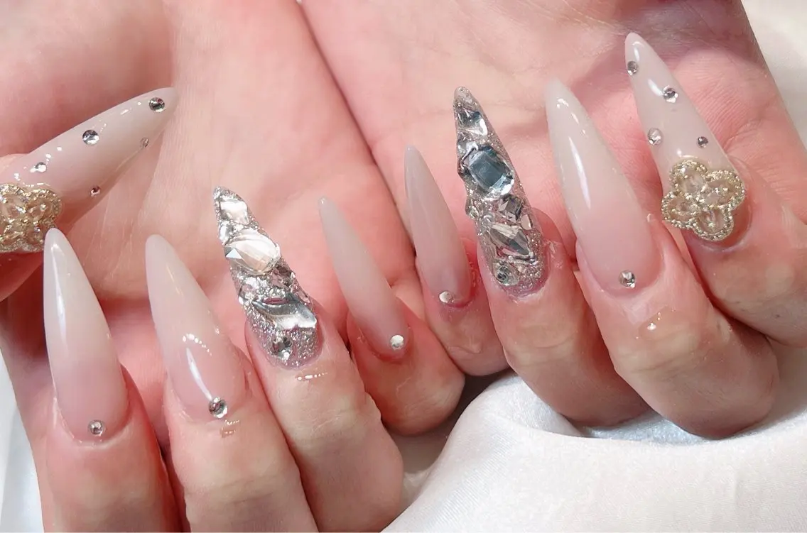 ネイル bijou nails　蓮のネイルデザイン