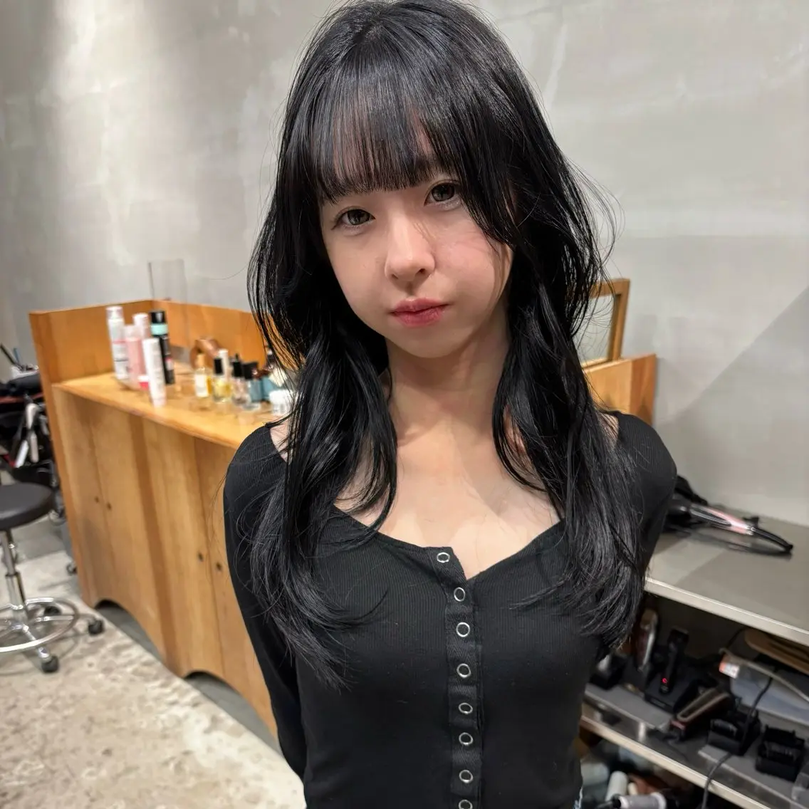 ロング 瑠己杏 :ボブ/ ハイトーンワンカラーのヘアスタイル