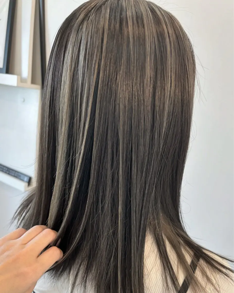 ミディアム カット ヘアカラー 白岩 良子のヘアスタイル