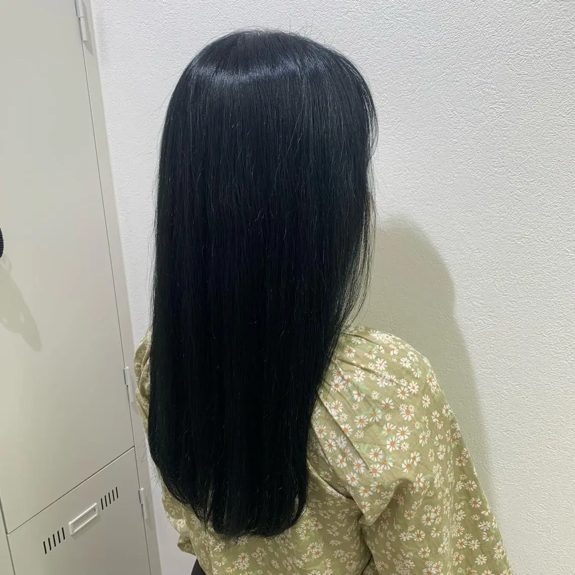 カラー 渡部凌我 小顔ウルフ ハイトーンカラーのヘアスタイル