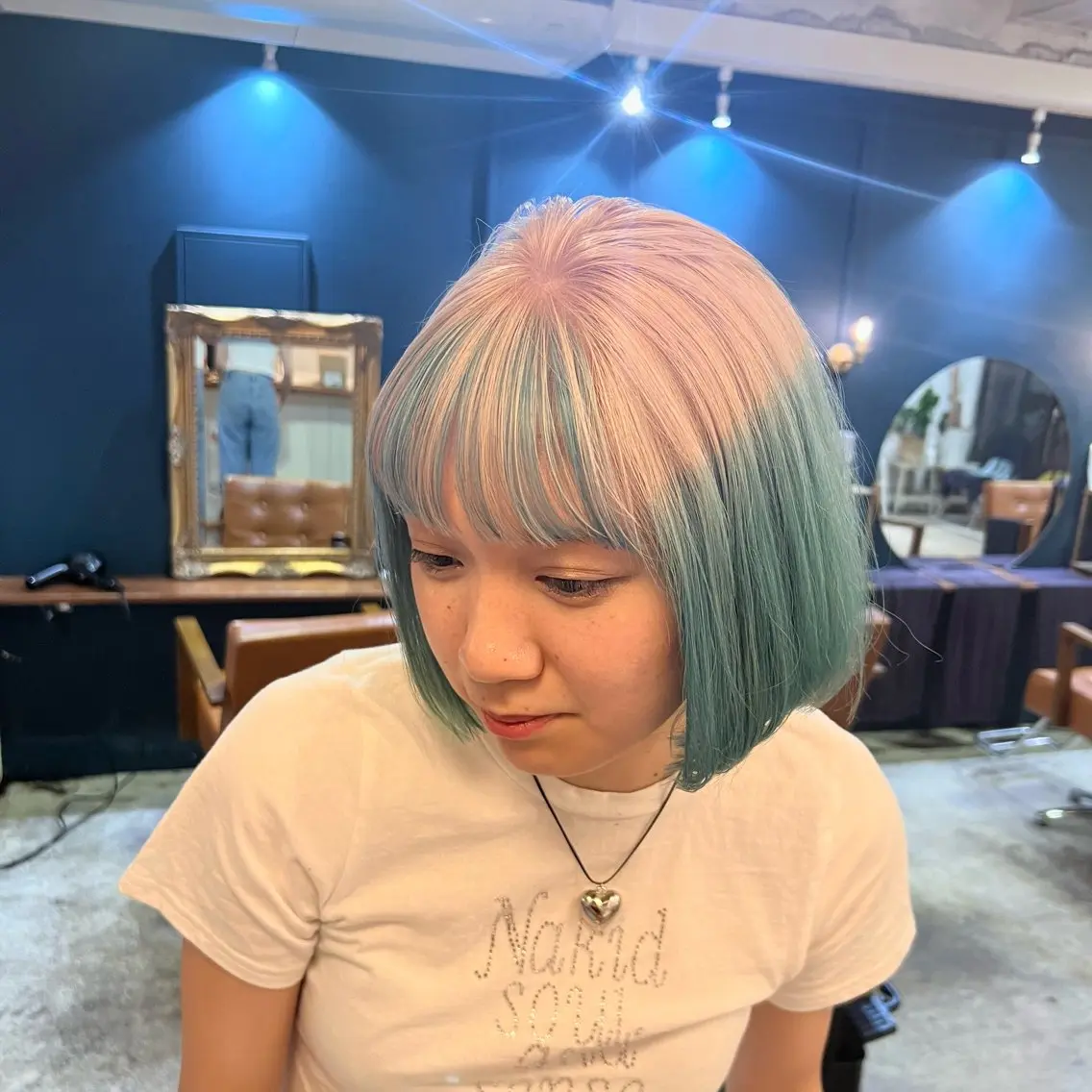 ショート カラー ブルーカラー デザインカラー ハイトーンカラー オカベ ショウマのヘアスタイル