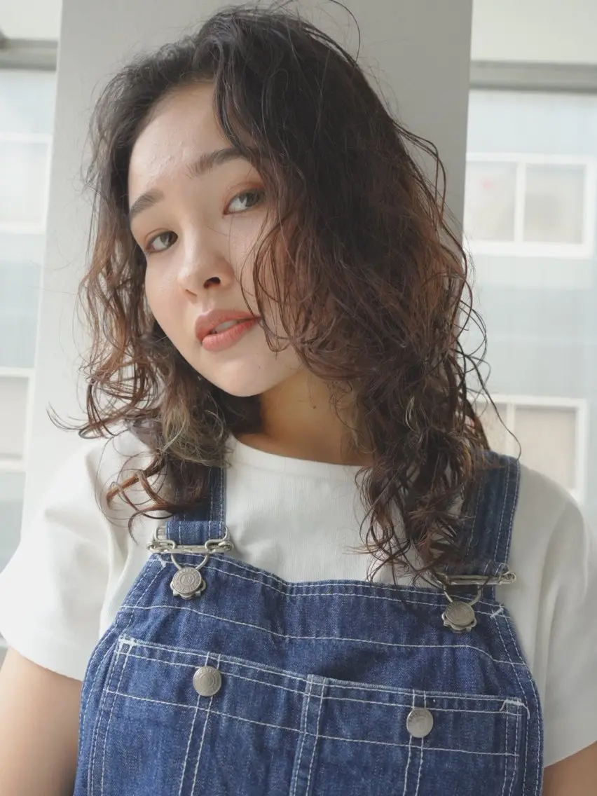 ミディアム カラー カット mizuho .のヘアスタイル