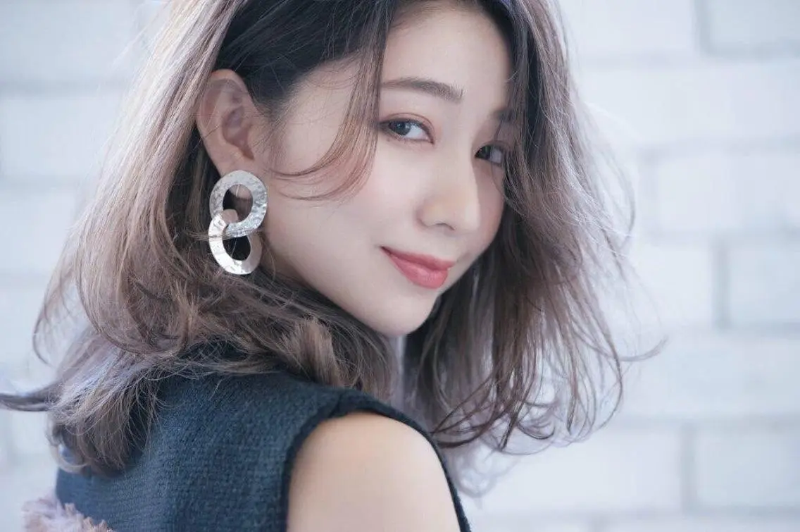 セミロング カラー Lien 深井店のヘアスタイル