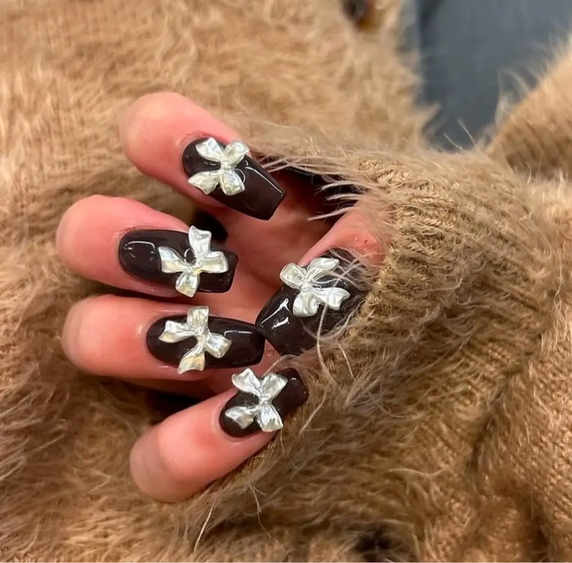 ネイル 韓国ネイル ニュアンスネイル シンプルネイル 春ネイル ワンホンネイル Nihonthy Nail 新宿のネイルデザイン