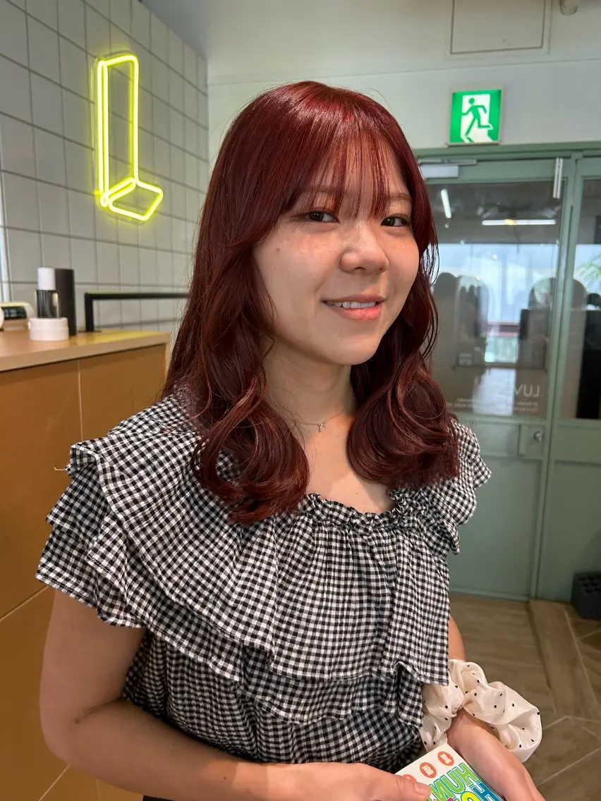 ミディアム カラー ヘアカラー トリートメント ベージュ/ダブルカラ ー/新潟駅/青柳萌果のヘアスタイル