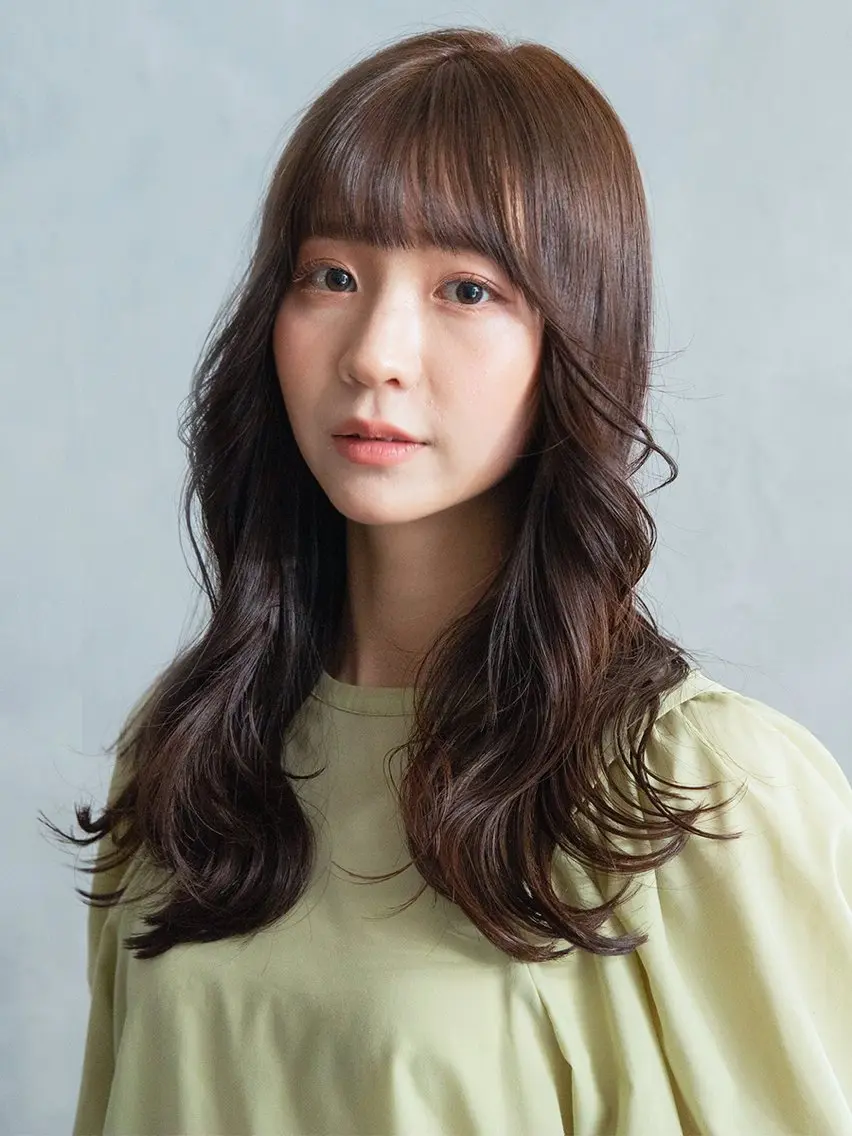 ロング カラー ブリーチ 透明感カラー ダブルカラー ブリーチなしカラー 顔まわりレイヤー カット ヘアカラー トリートメント 大人レイヤー& 透明感カラー💄のヘアスタイル