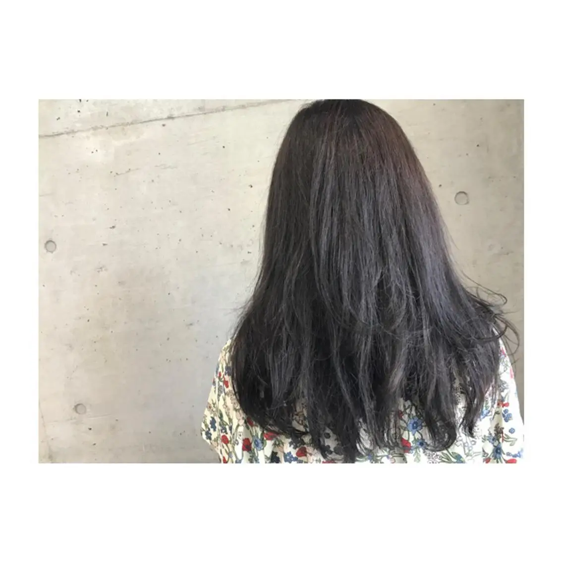 ロング カラー アッシュ アッシュグレー 透明感カラー ダークアッシュ 大栗 佑也  髪質改善のヘアスタイル