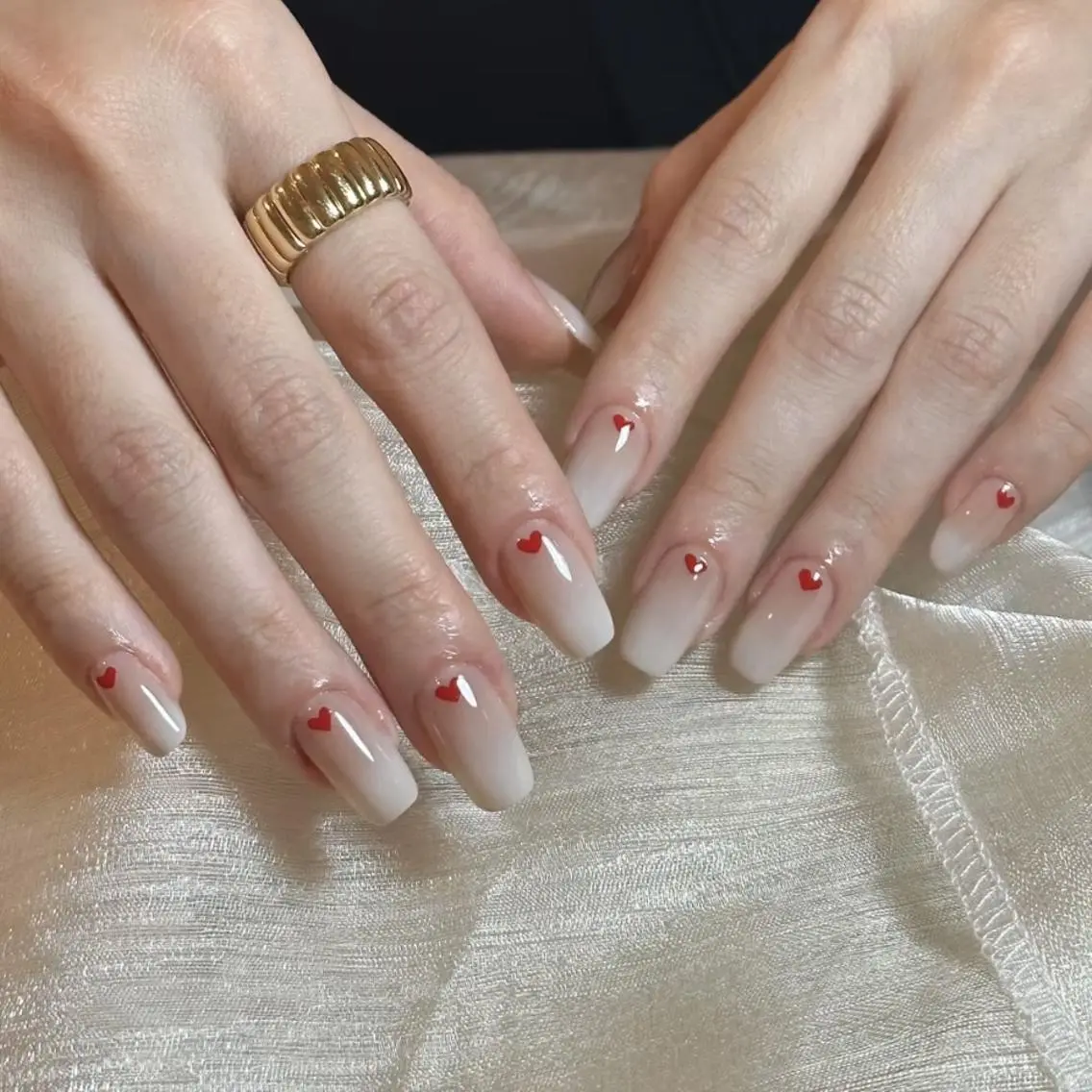 ネイル ハート キラキラネイル バレンタイン ハンドネイル ハンドケア 🍑 momo_nailのネイルデザイン