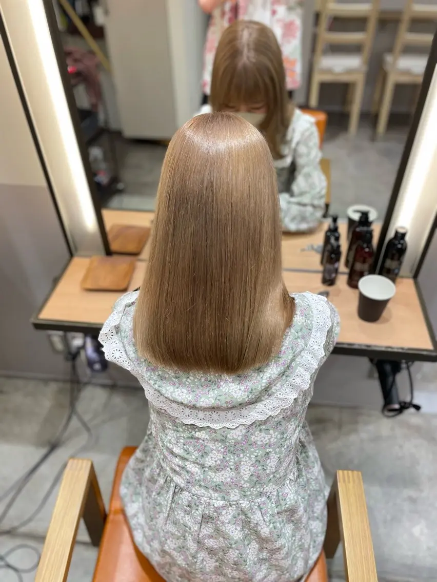 セミロング 複雑履歴に対応ブリー チ無しダブルカラーのヘアスタイル