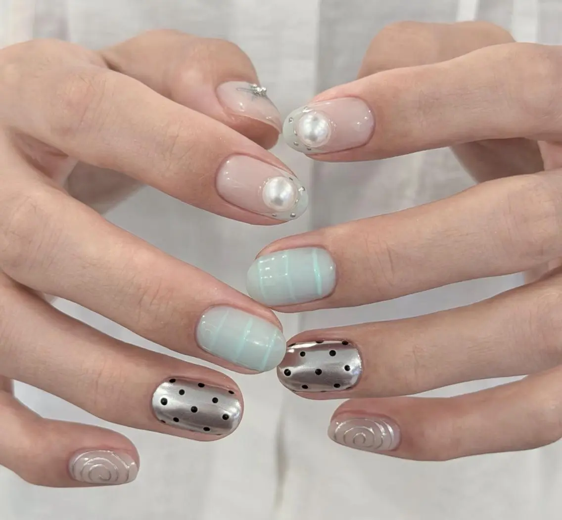 ネイル ハンドネイル 🎀 Ayaka_nailのネイルデザイン