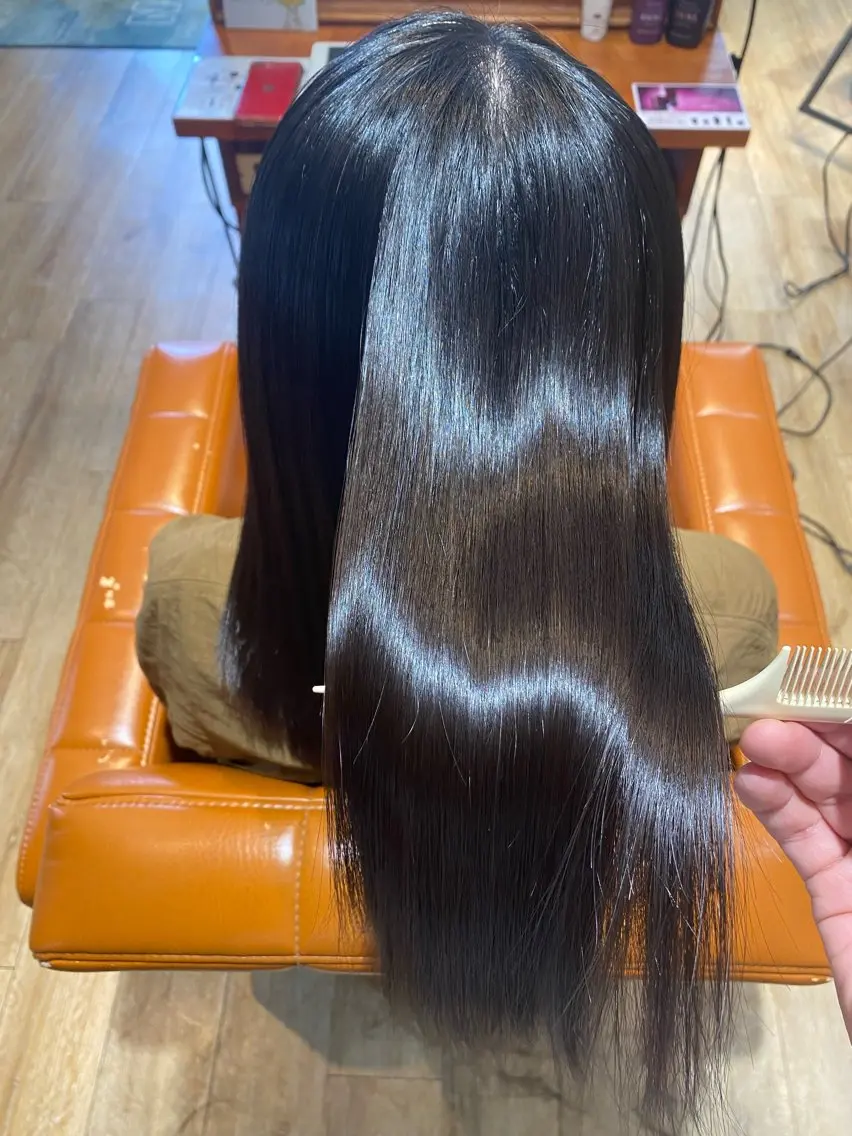 セミロング カット ヘアカラー 縮毛矯正 トリートメント 艶美髪マスター 店長✂︎YUKKEのヘアスタイル
