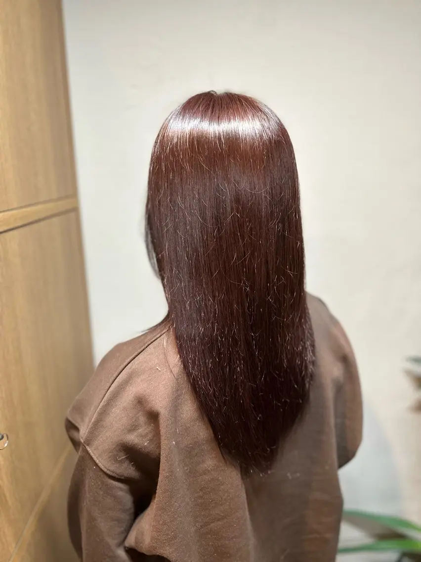 セミロング カラー レッドカラー 髪質改善 トリートメント arika オケシ　リョウダイのヘアスタイル