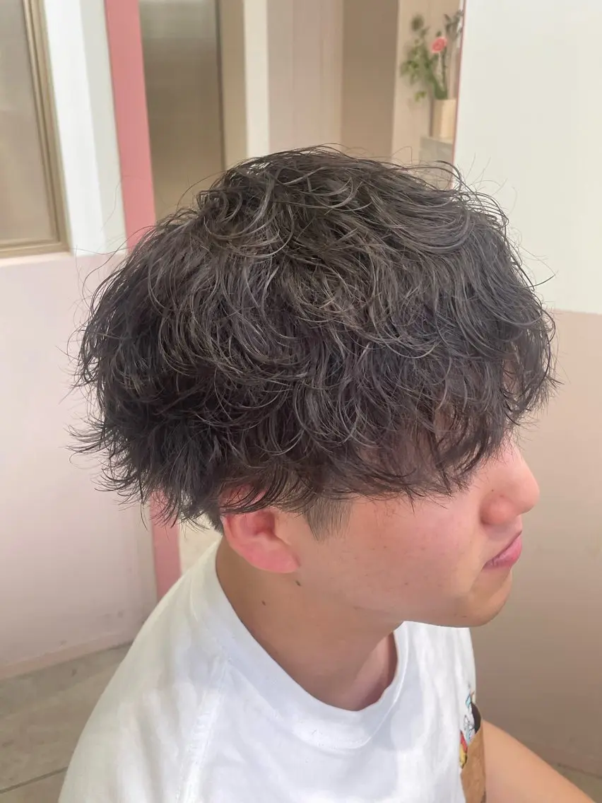 パーマ メンズ メンズパーマ 波巻きパーマ 🫧‎🤍oto /ゆきの🤍🫧のヘアスタイル