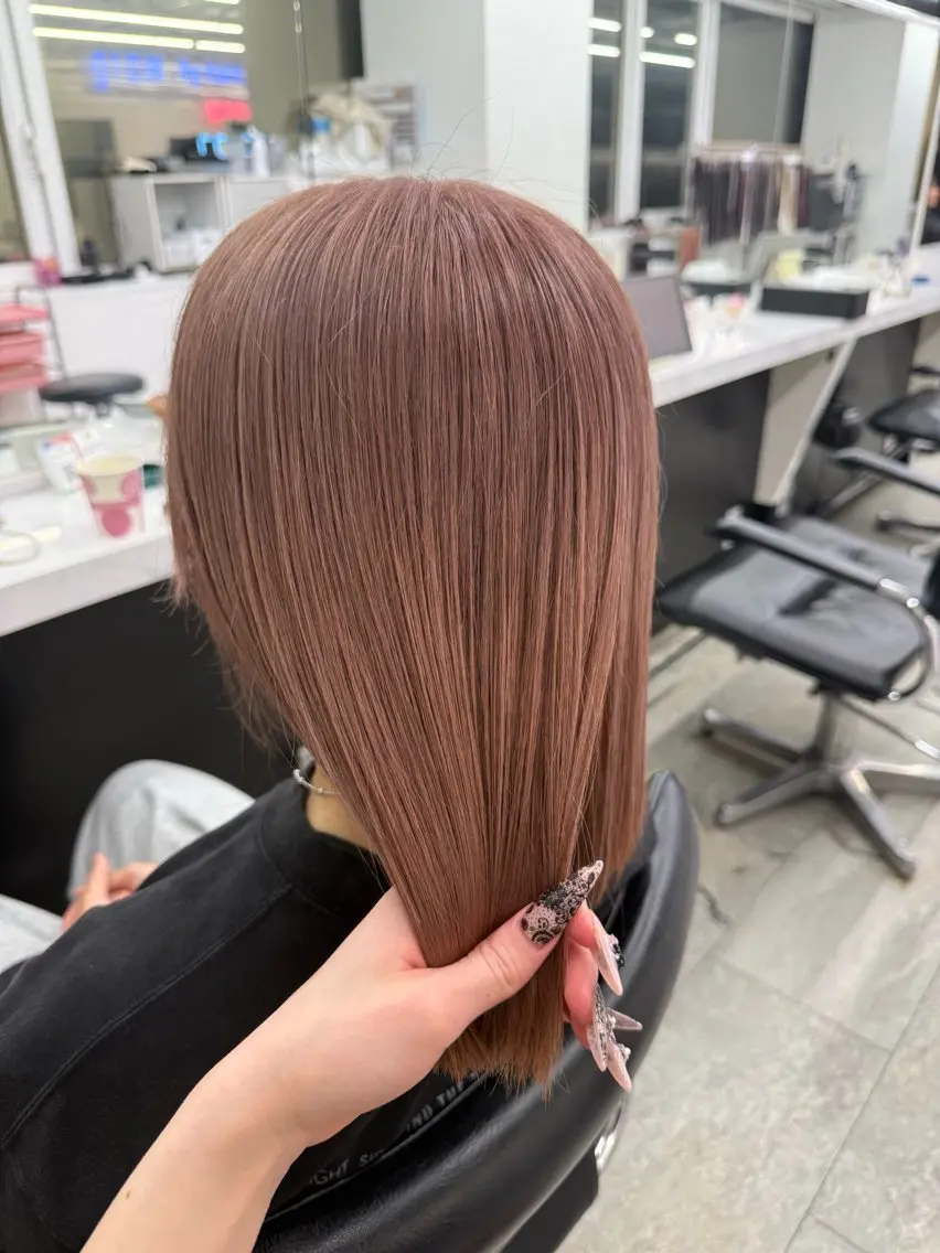 ミディアム カラー ヘアカラー 🩶ハイトーン × プルエク🩶MIWAのヘアスタイル