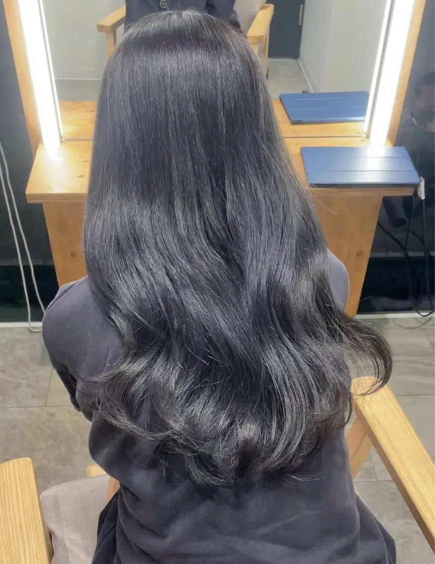 ロング カラー 黒髪 ブルーカラー ブルーブラック ayane🎀／ メンズカットのヘアスタイル