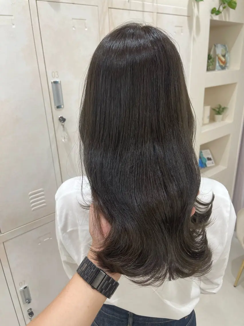 セミロング カット ヘアカラー トリートメント 東梅田エリアカラー ヘアセットNo. 1のヘアスタイル