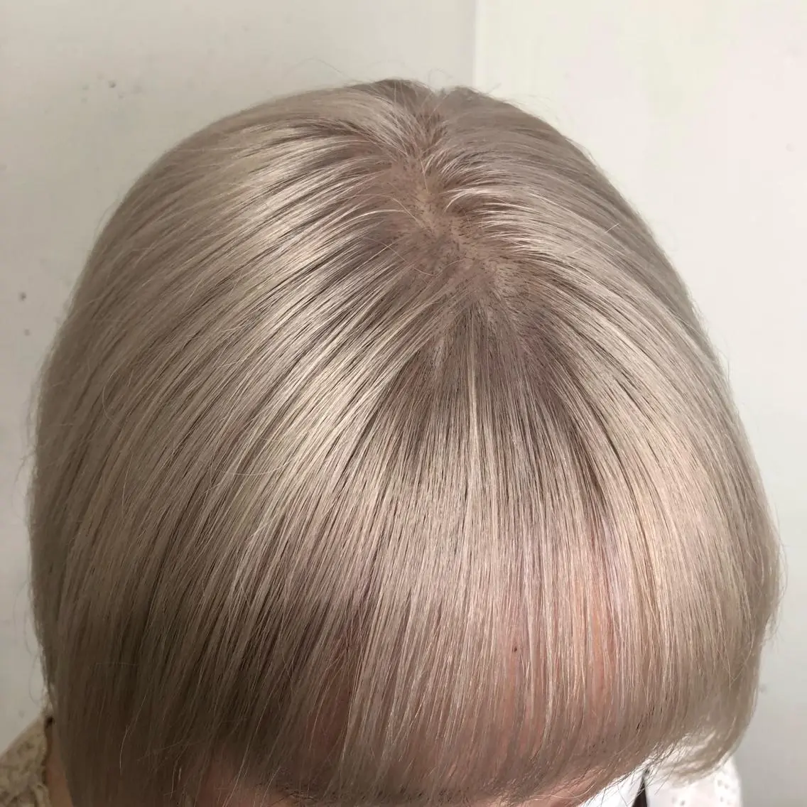 ショート カラー パーマ ヘアアレンジ ネイル マツエク・マツパ ブリーチ 八巻 晴香のヘアスタイル