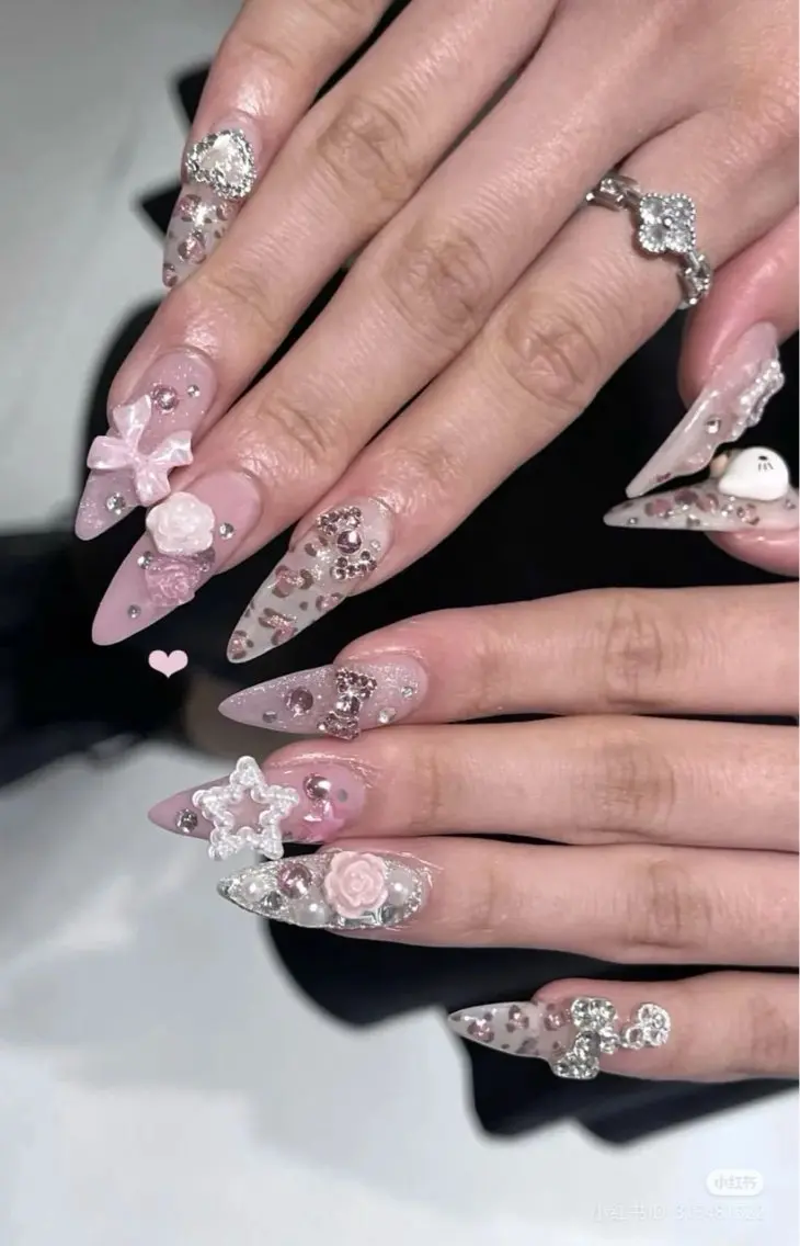 ネイル フットネイル フレンチネイル グラデーション キラキラネイル マグネットネイル ハンドネイル Lina nailのネイルデザイン